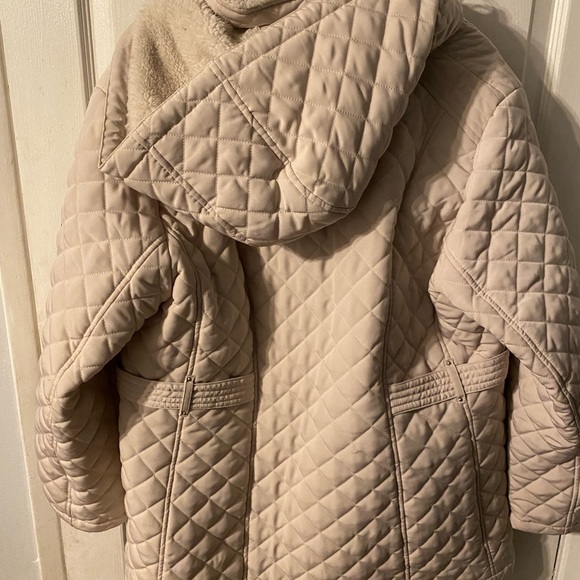 Cream color hooded puff jacket - Picture 3 of 3